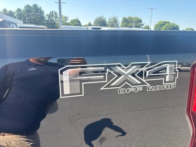 Used 2022 Ford F350 XLT w/ Black Appearance Package AWD/4WD image 9