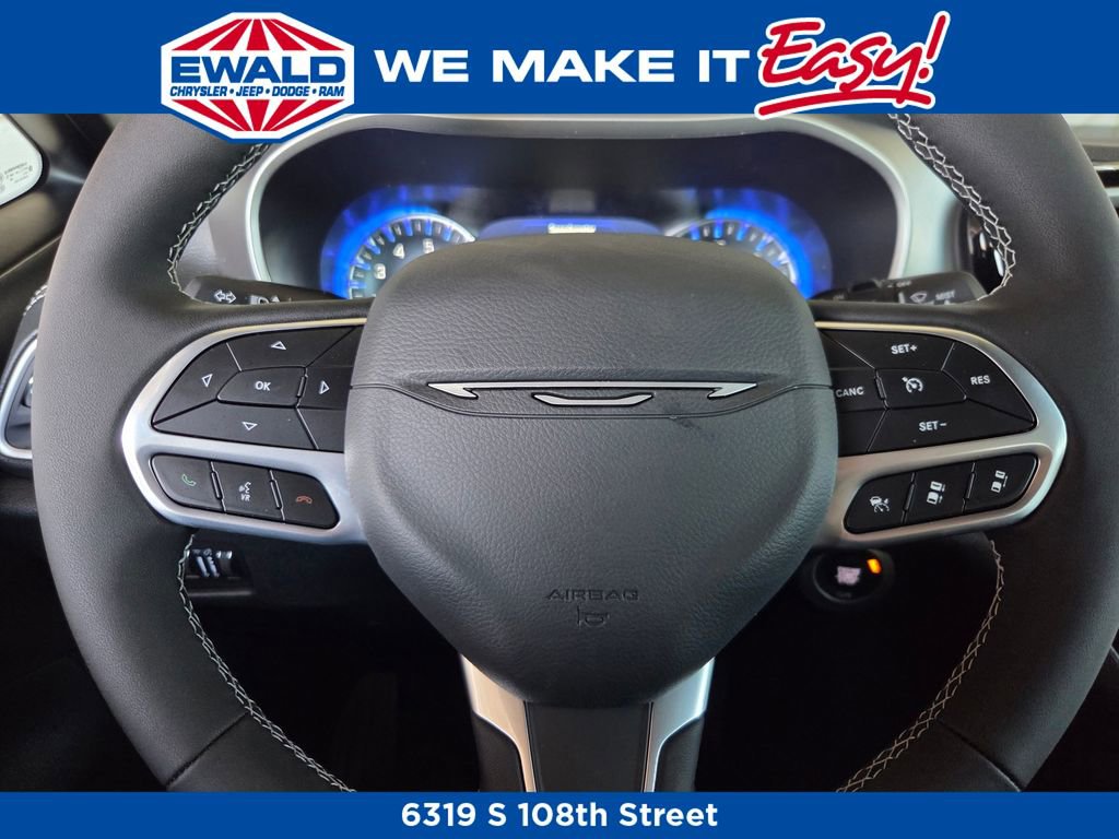 New 2027 Chrysler Pacifica Select FWD image 6