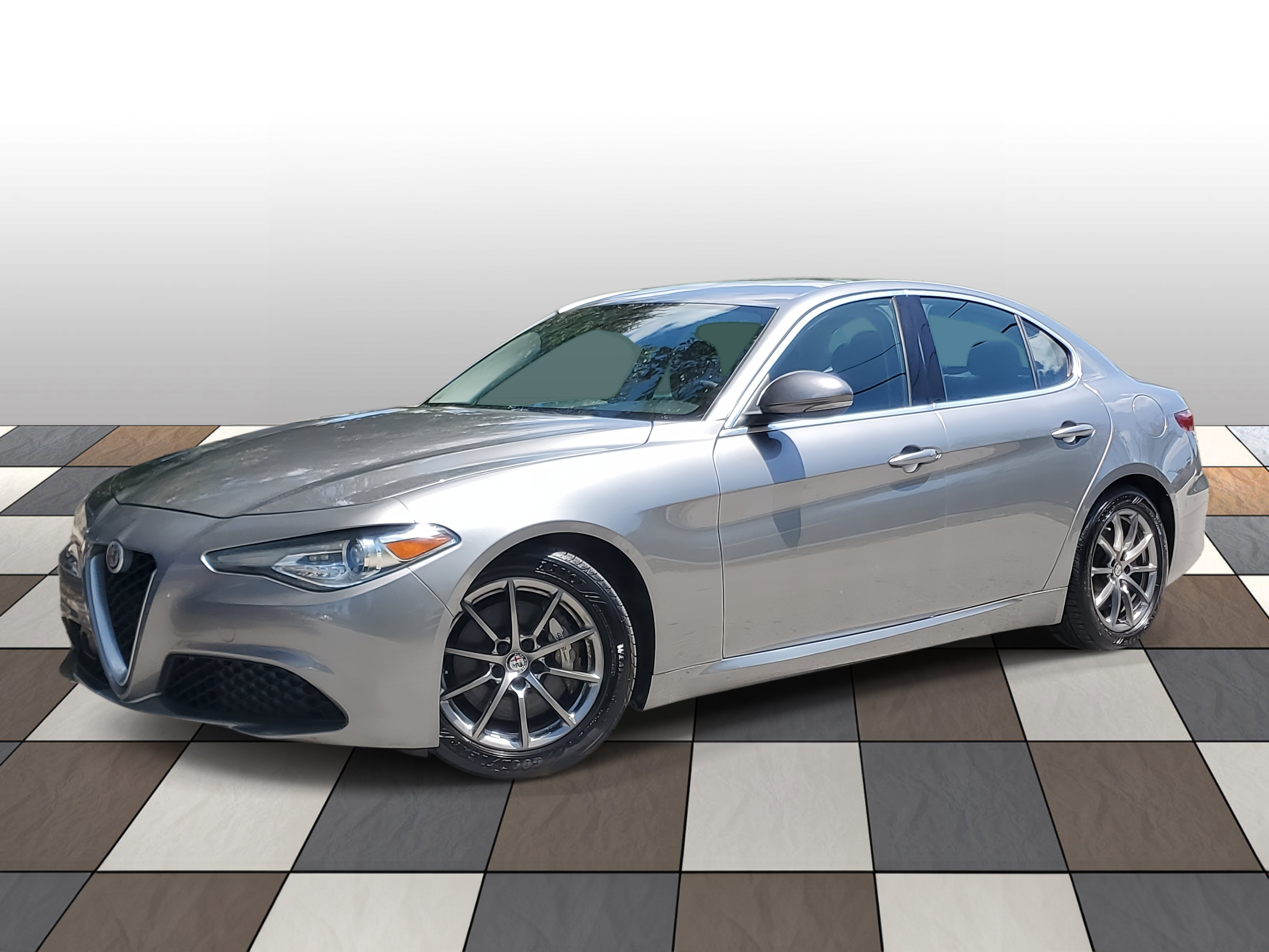 Used 2018 Alfa Romeo Giulia RWD image 1