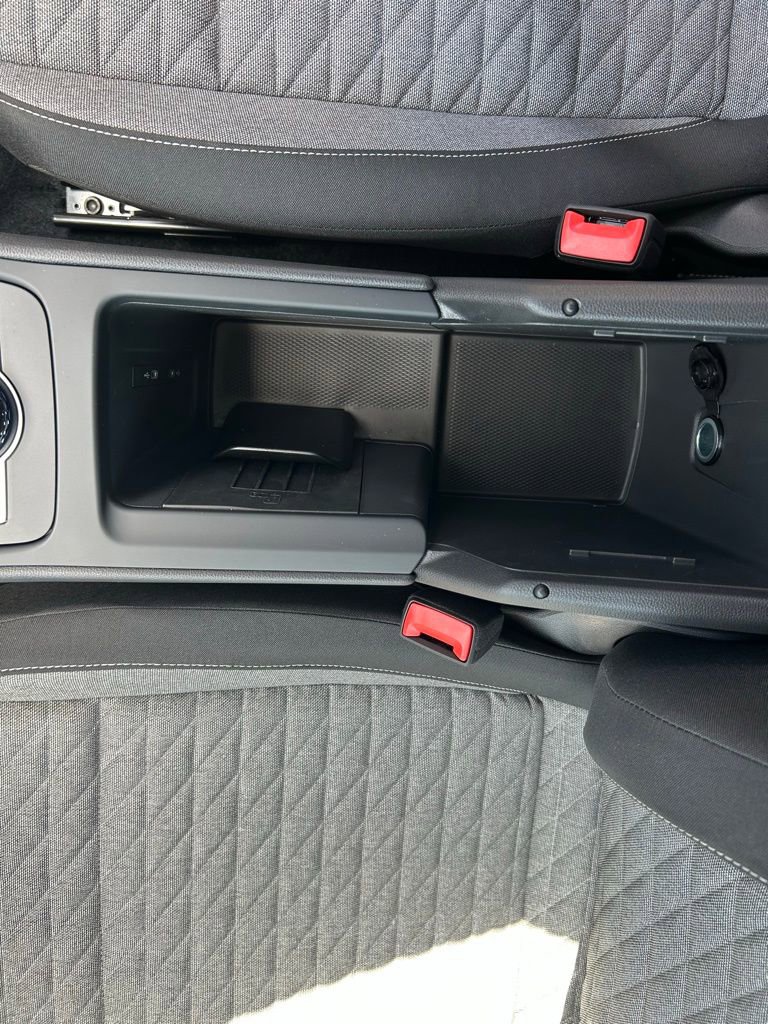 Used 2025 Volkswagen Tiguan S image 33