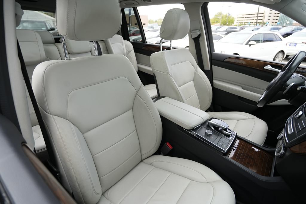 Used 2017 Mercedes-Benz GLS 450 4MATIC image 31