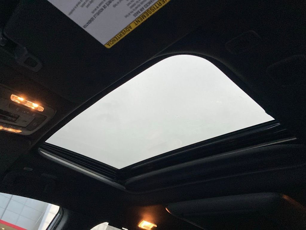 Used 2025 Toyota Sienna Platinum image 16