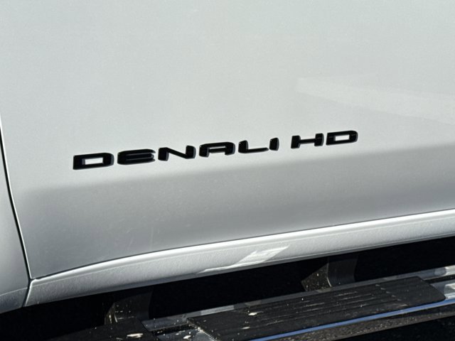 New 2026 GMC Sierra 2500 Denali w/ Denali Reserve Package image 13