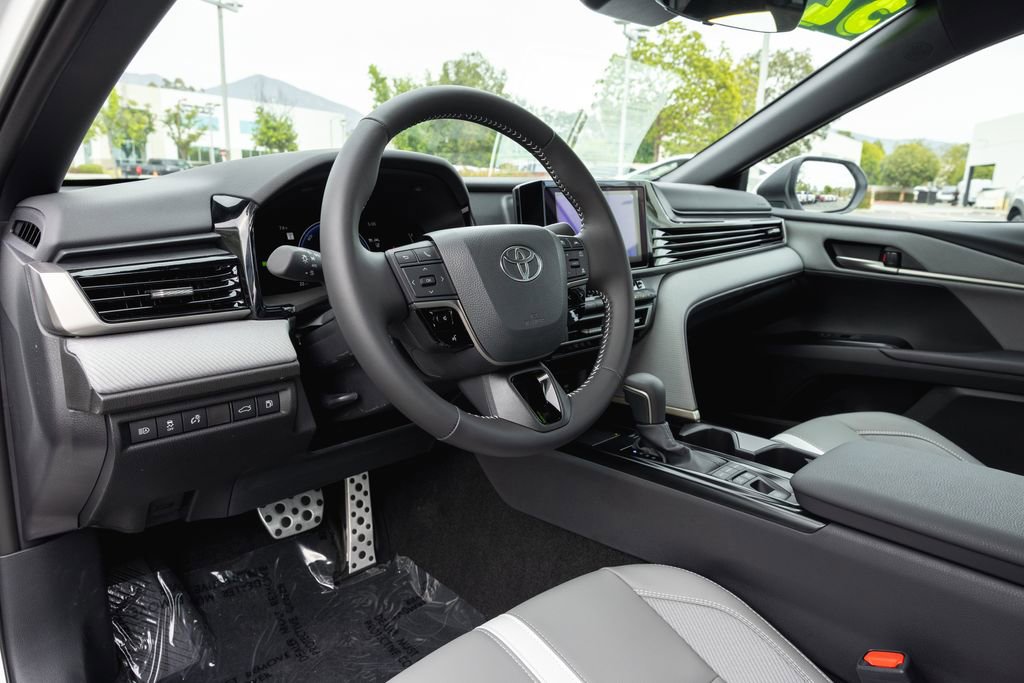 Used 2026 Toyota Camry SE FWD image 10
