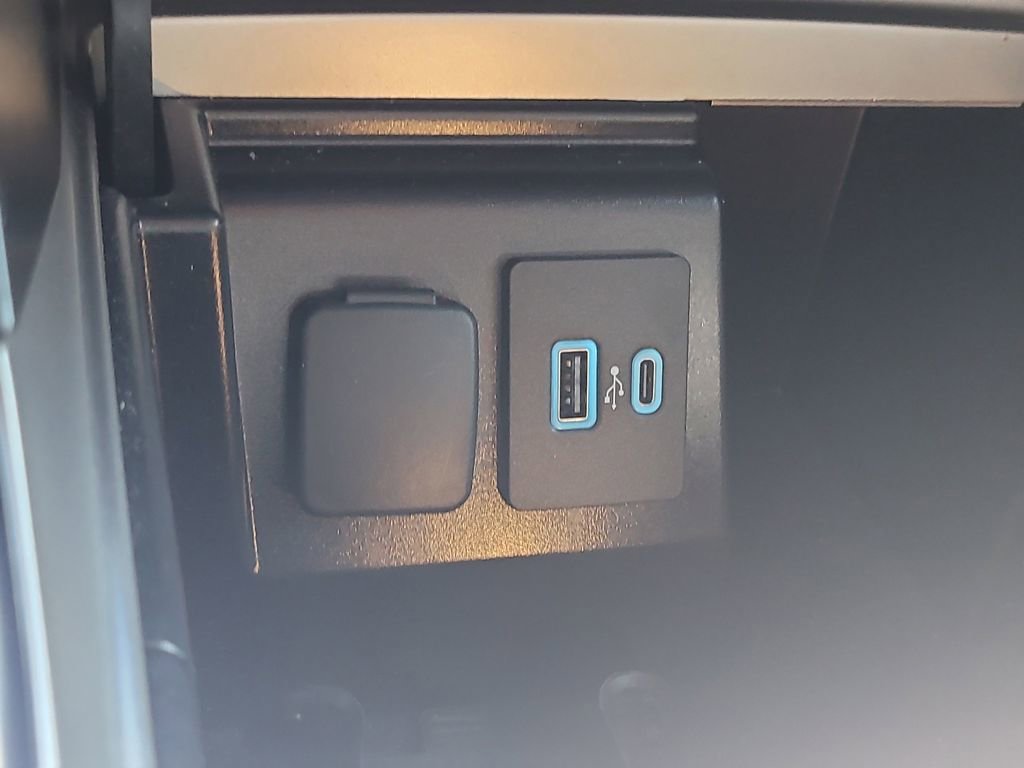 Certified 2023 Ford Explorer Limited w/ Limited Technology Package image 28