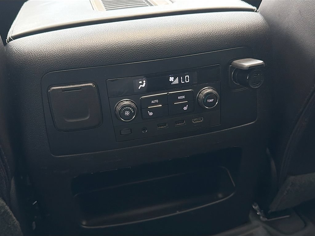 Used 2019 GMC Yukon Denali w/ Denali Ultimate Package AWD/4WD image 28
