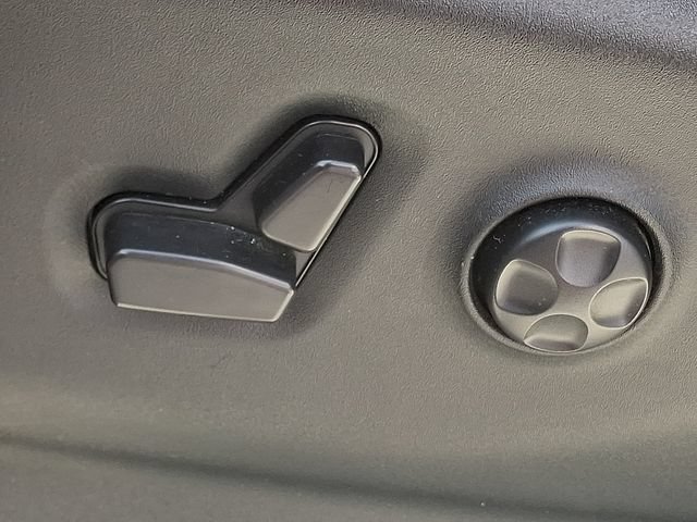 Used 2024 Chrysler Pacifica Touring-L FWD image 27