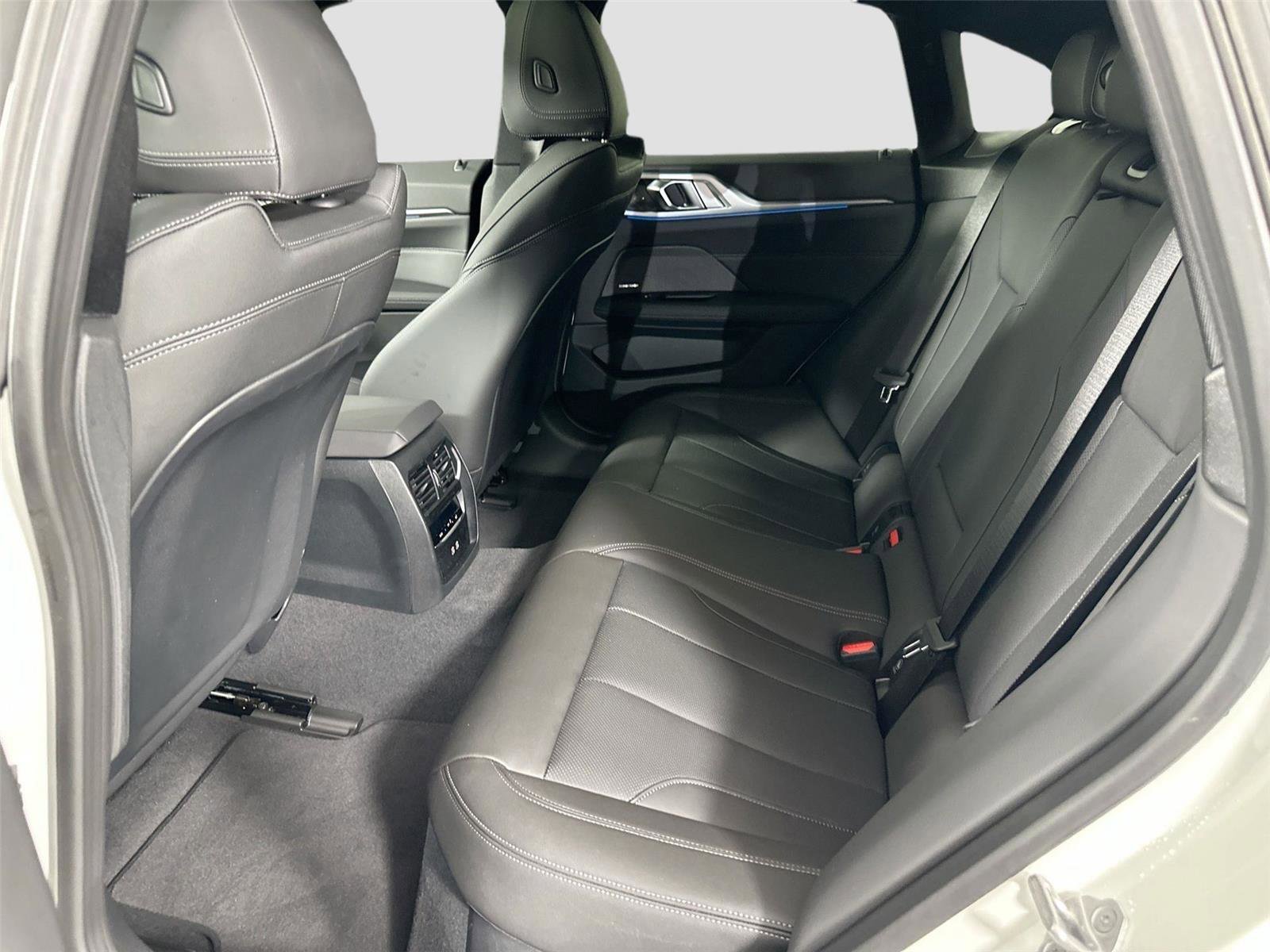 Used 2025 BMW i4 xDrive40i w/ Premium Package image 24