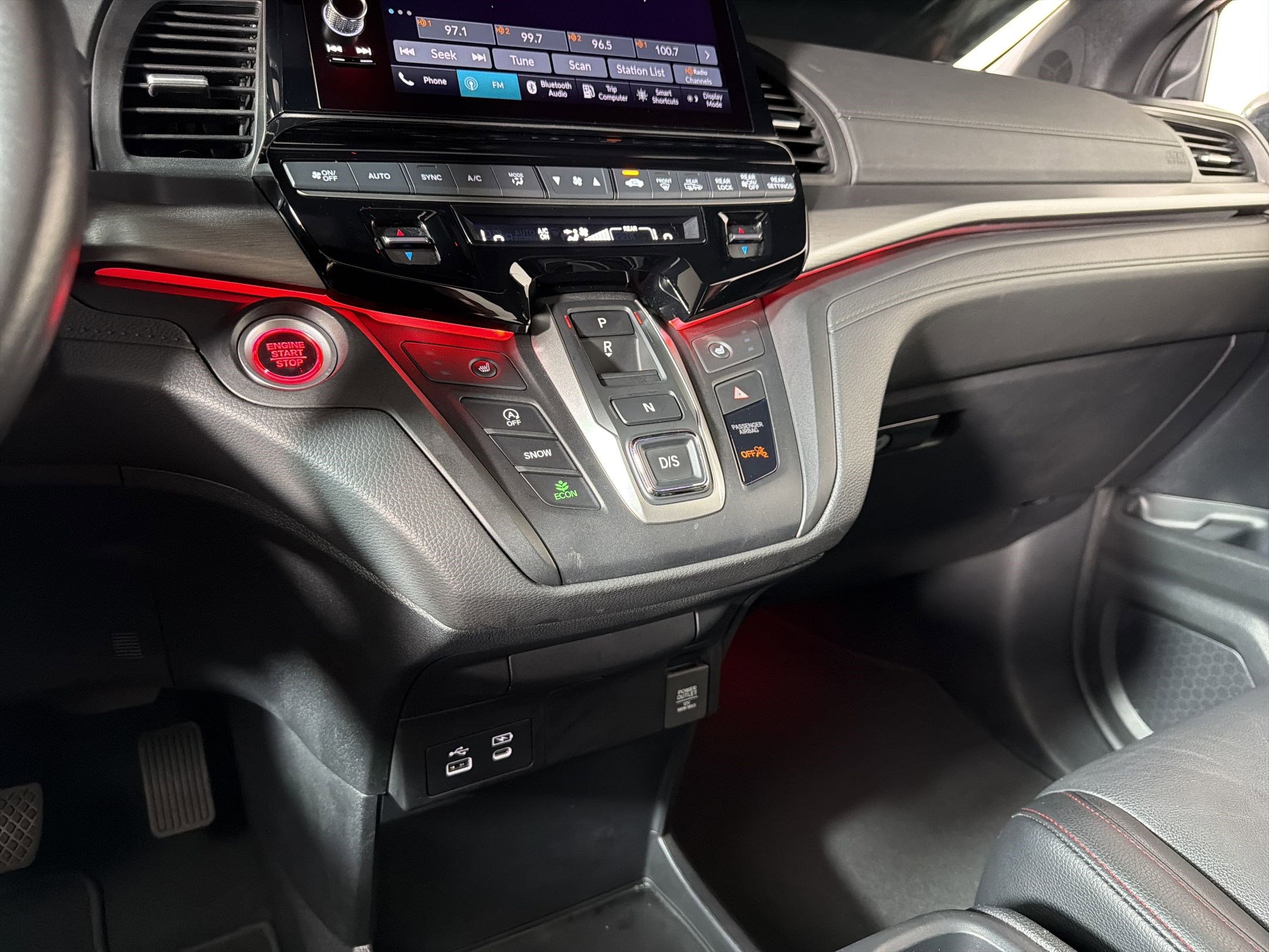 Used 2025 Honda Odyssey Sport-L image 25