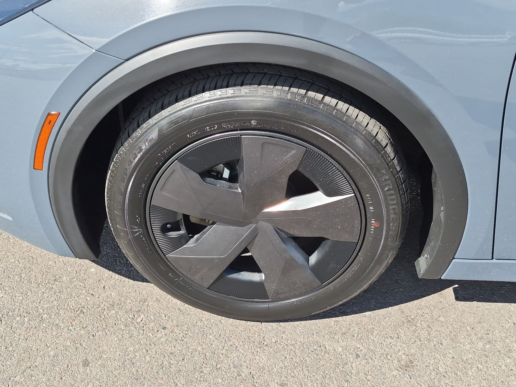 Used 2025 Toyota Prius LE FWD image 14