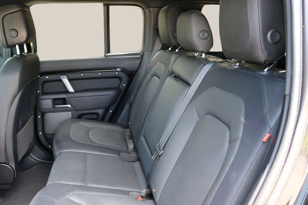 Used 2024 Land Rover Defender 110 X-Dynamic SE AWD/4WD image 15
