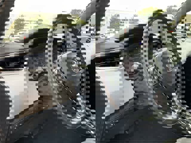 Used 2024 Toyota Corolla SE image 10