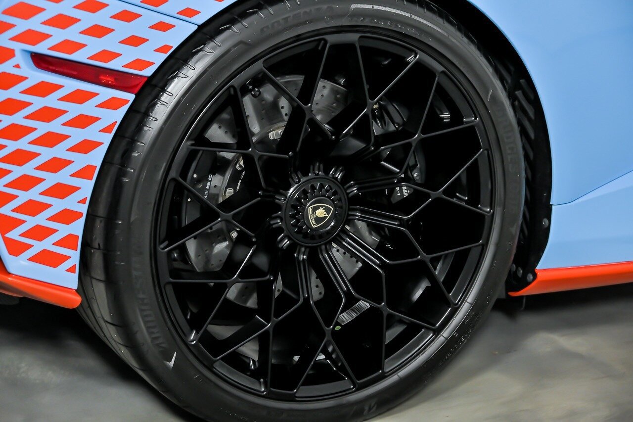 Used 2022 Lamborghini Huracan STO RWD image 16