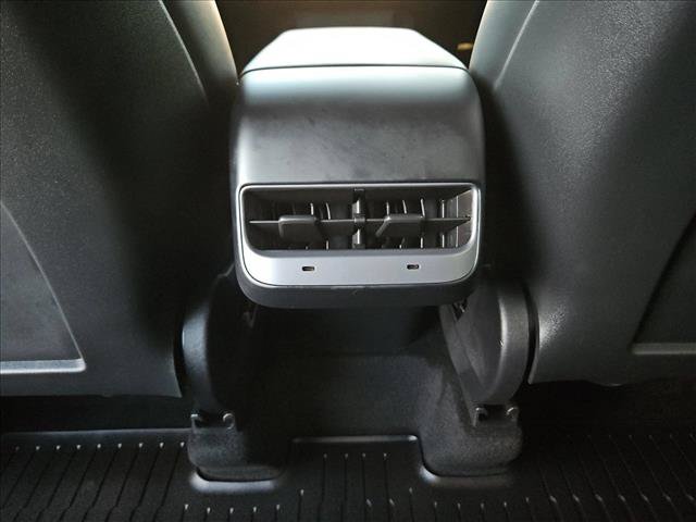 Used 2023 Tesla Model Y Long Range AWD/4WD image 18