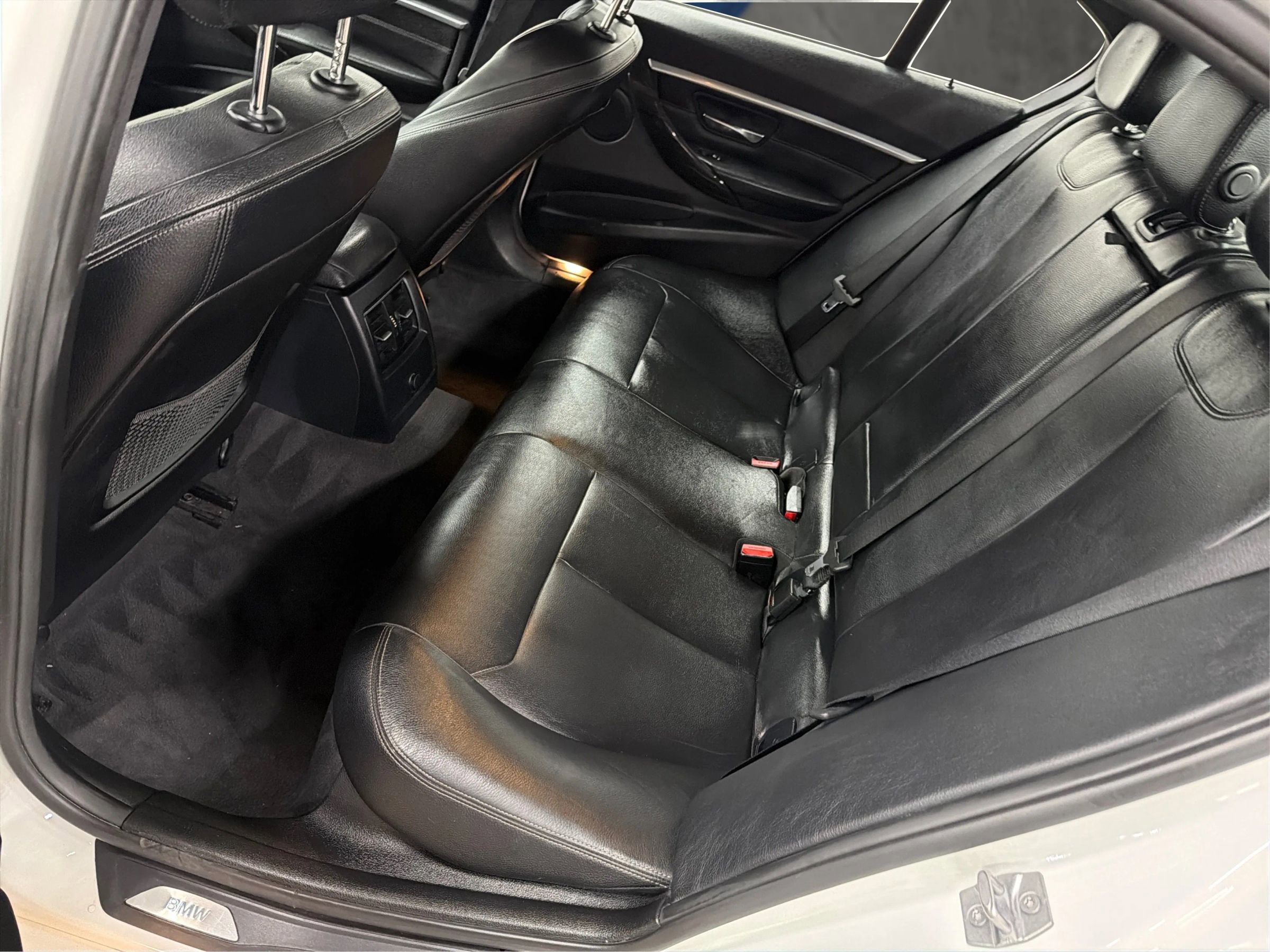 Used 2016 BMW 328i Sedan RWD image 27