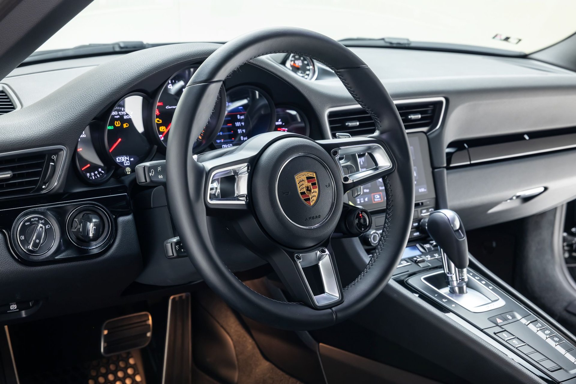 Used 2019 Porsche 911 Carrera image 14