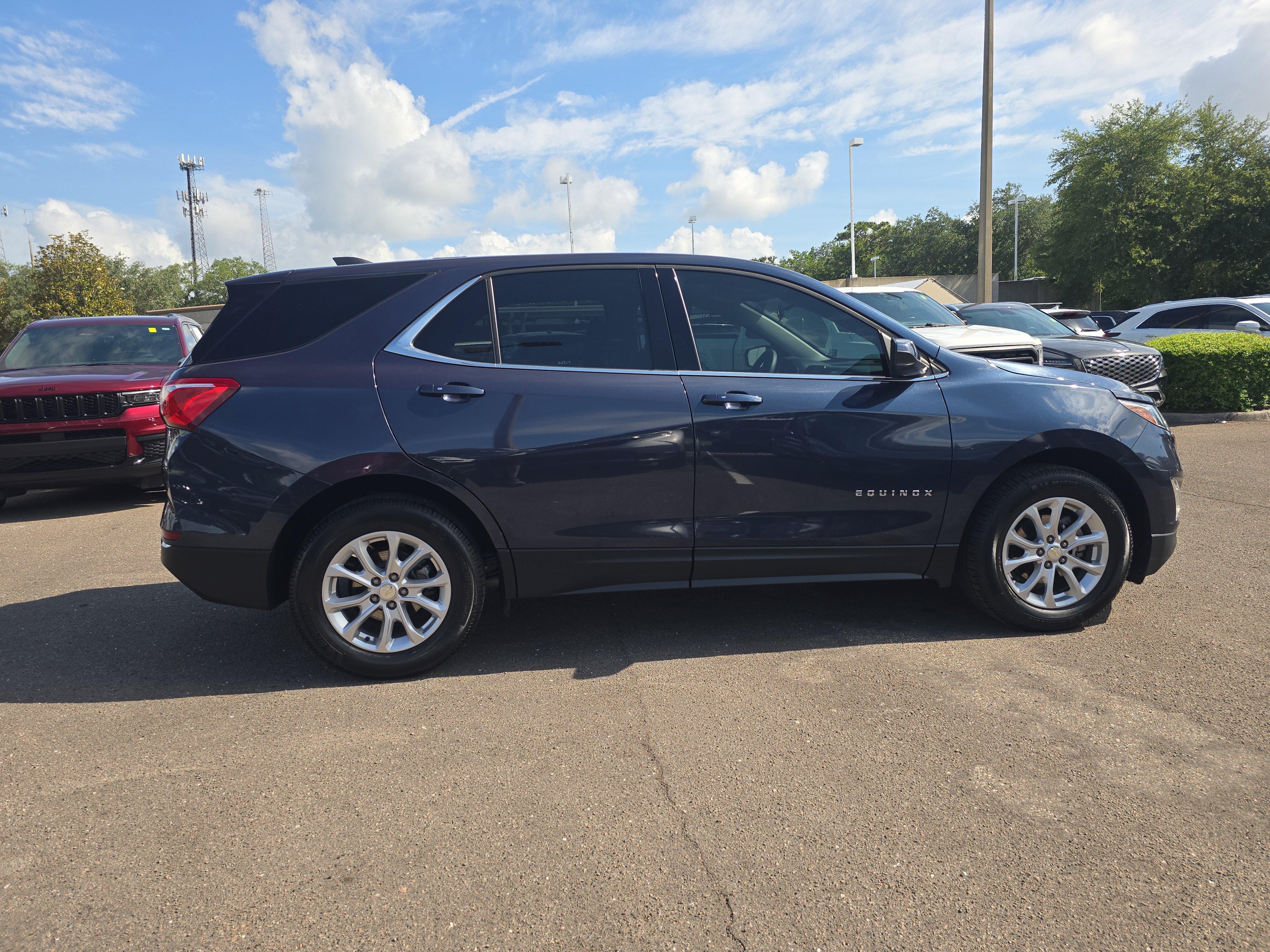 Used 2018 Chevrolet Equinox LT FWD image 9