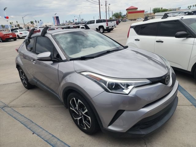 Used 2018 Toyota C-HR XLE FWD image 1