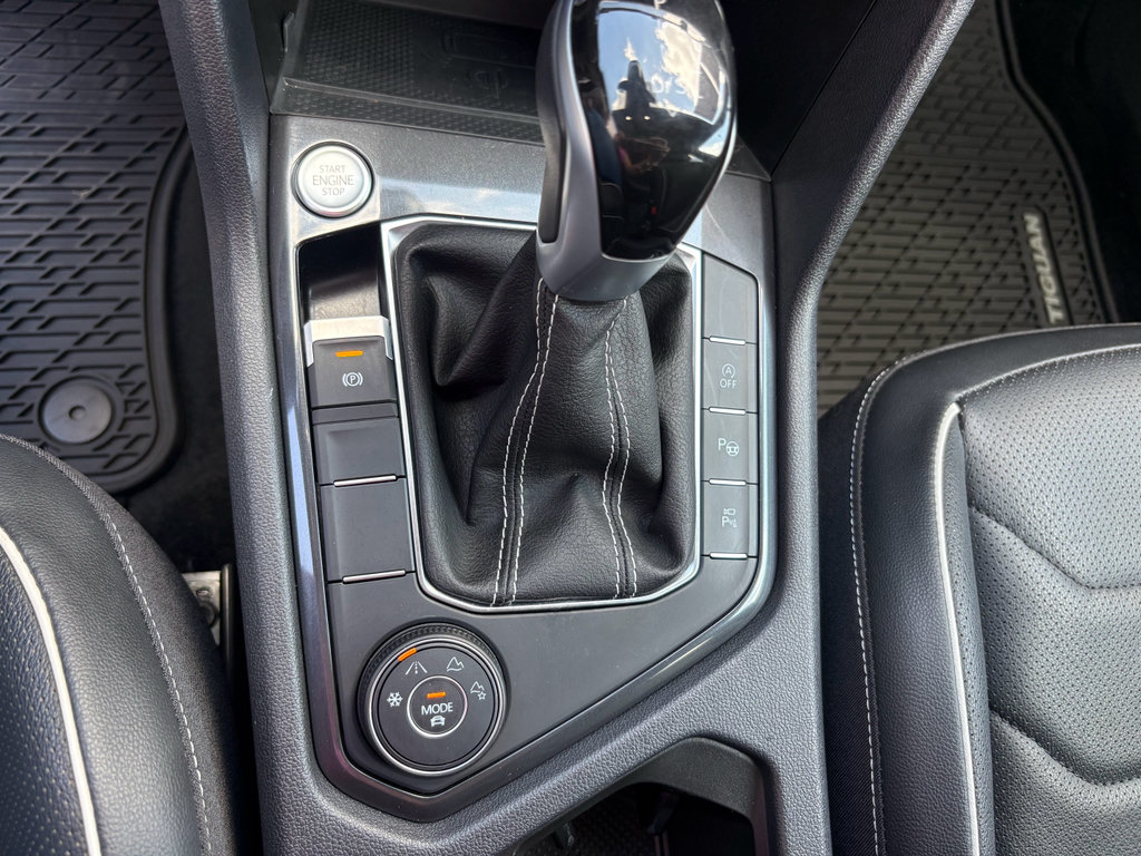 Used 2024 Volkswagen Tiguan SEL R-Line AWD/4WD image 27