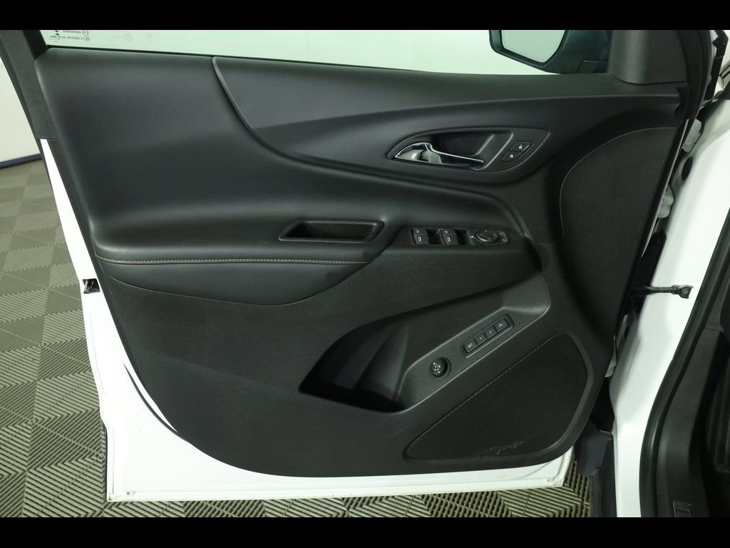 Used 2018 Chevrolet Equinox Premier image 17