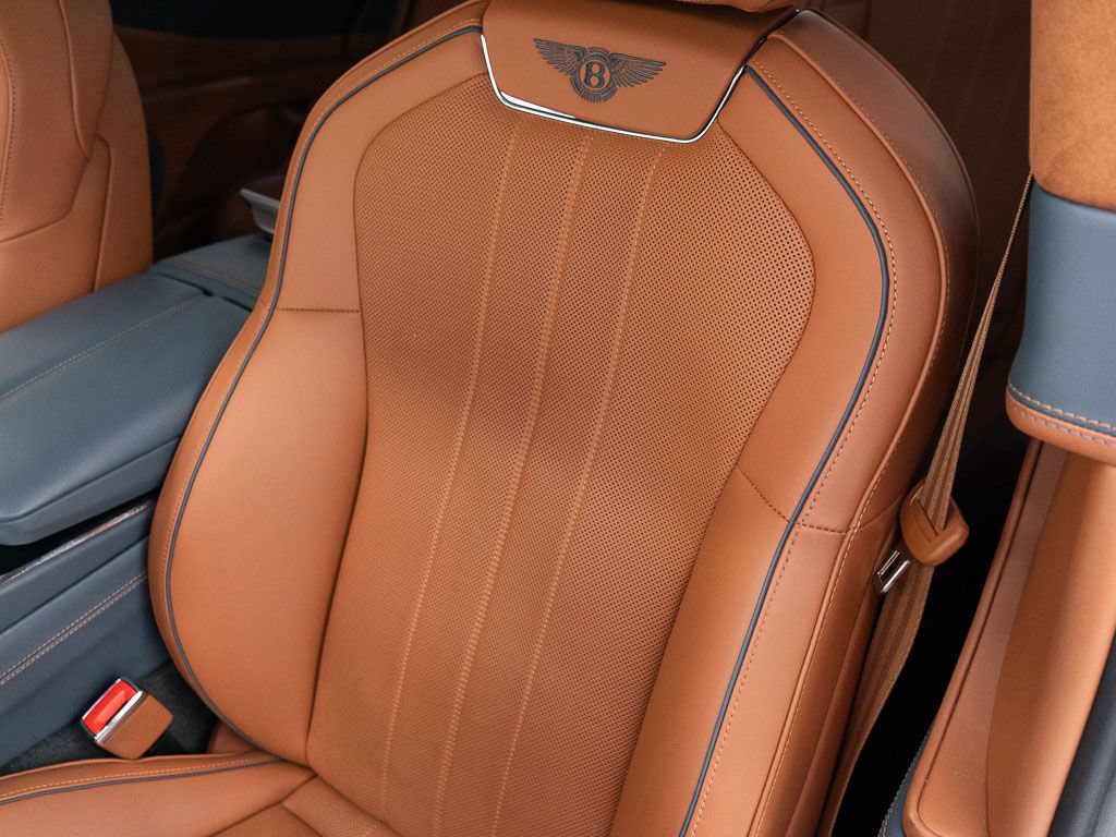 Certified 2022 Bentley Flying Spur V8 AWD/4WD image 18