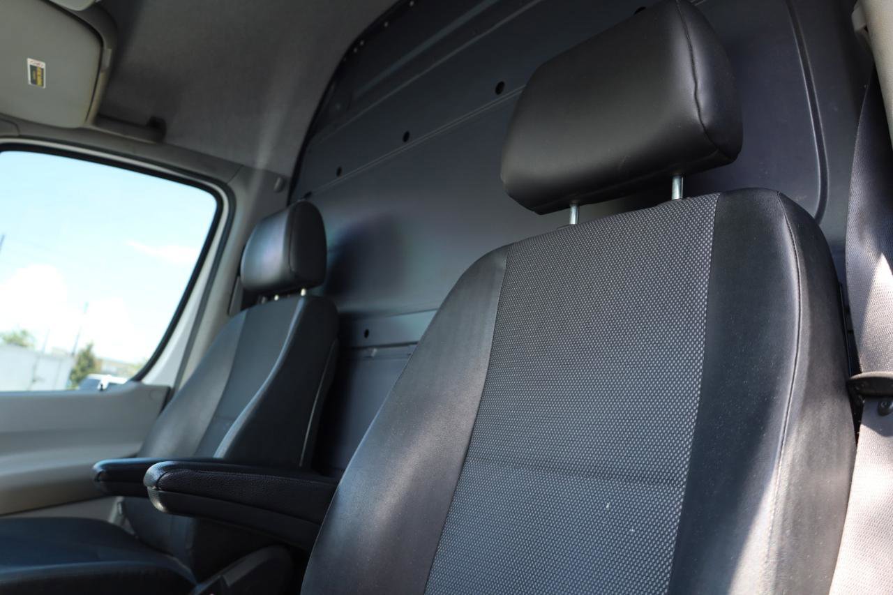 Used 2017 Mercedes-Benz Sprinter 2500 image 6