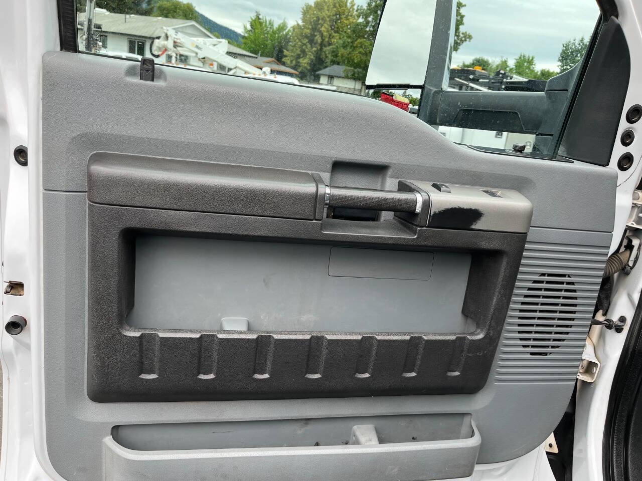 Used 2017 Ford F750 2WD Regular Cab Super Duty image 9