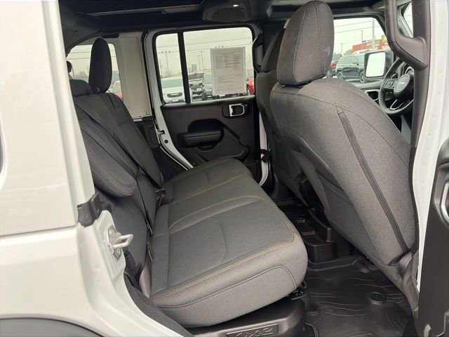 Used 2024 Jeep Wrangler Unlimited AWD/4WD image 10