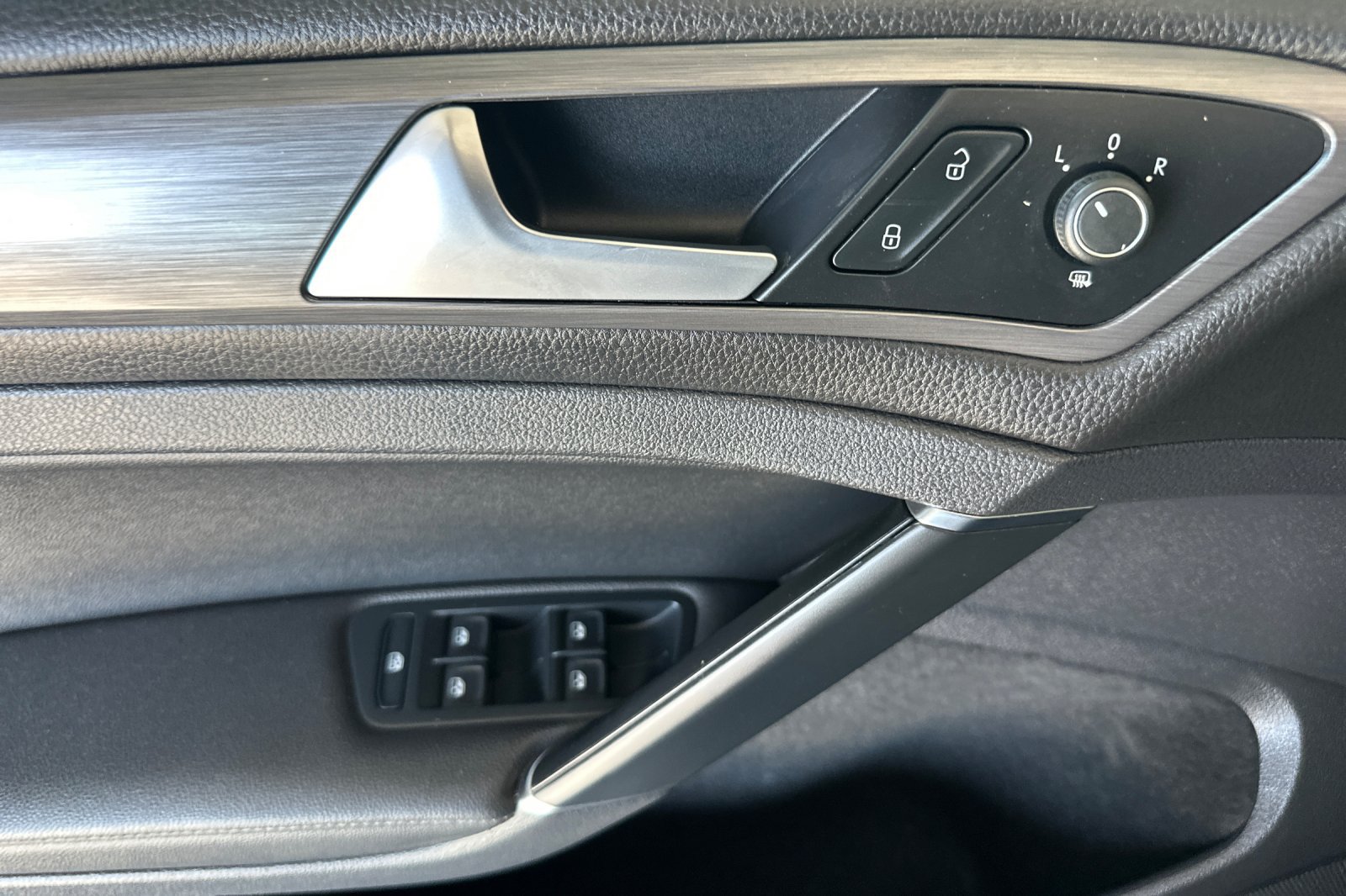 Used 2019 Volkswagen Golf SE w/ Driver Assistance Package FWD image 11