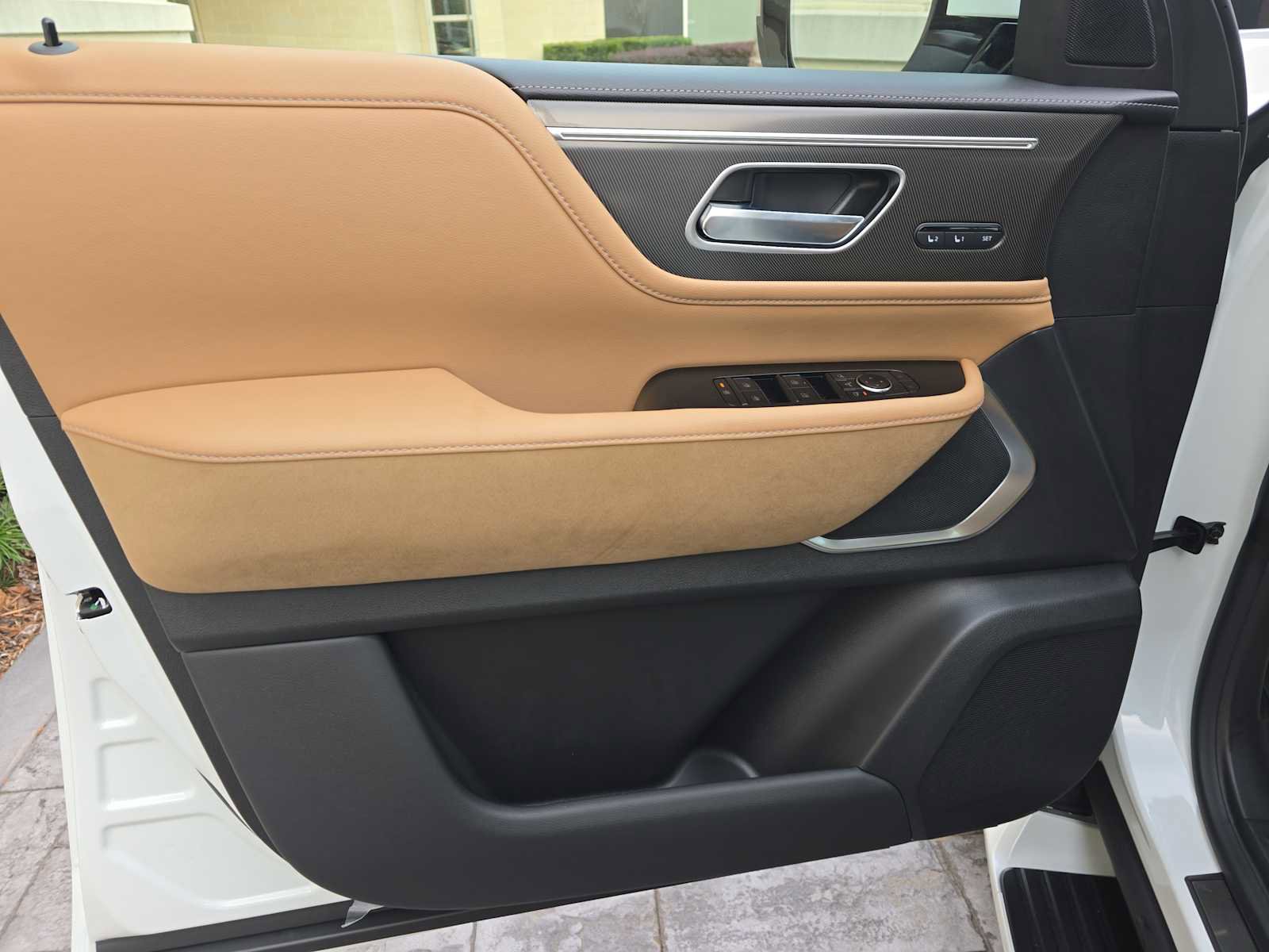 New 2026 INFINITI QX80 Luxe w/ Cargo Package image 15