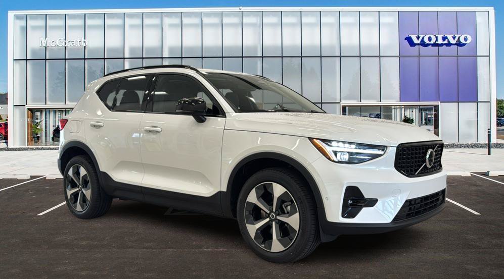 New 2026 Volvo XC40 B5 Plus w/ Protection Package Premier