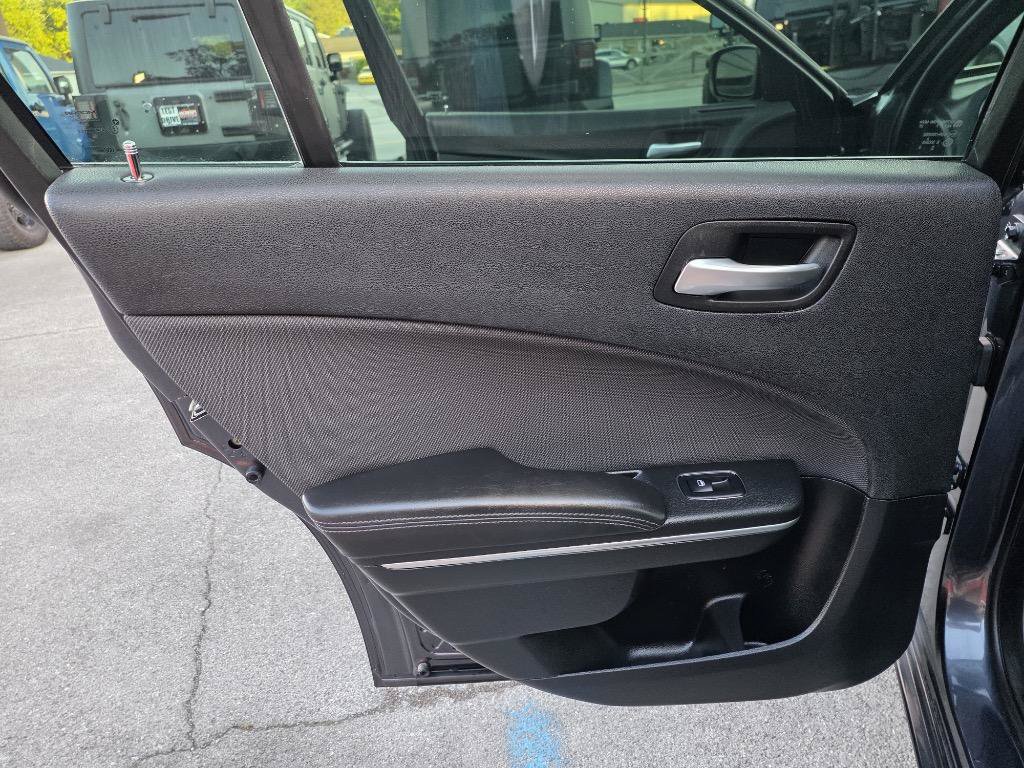 Used 2018 Dodge Charger SXT RWD image 16