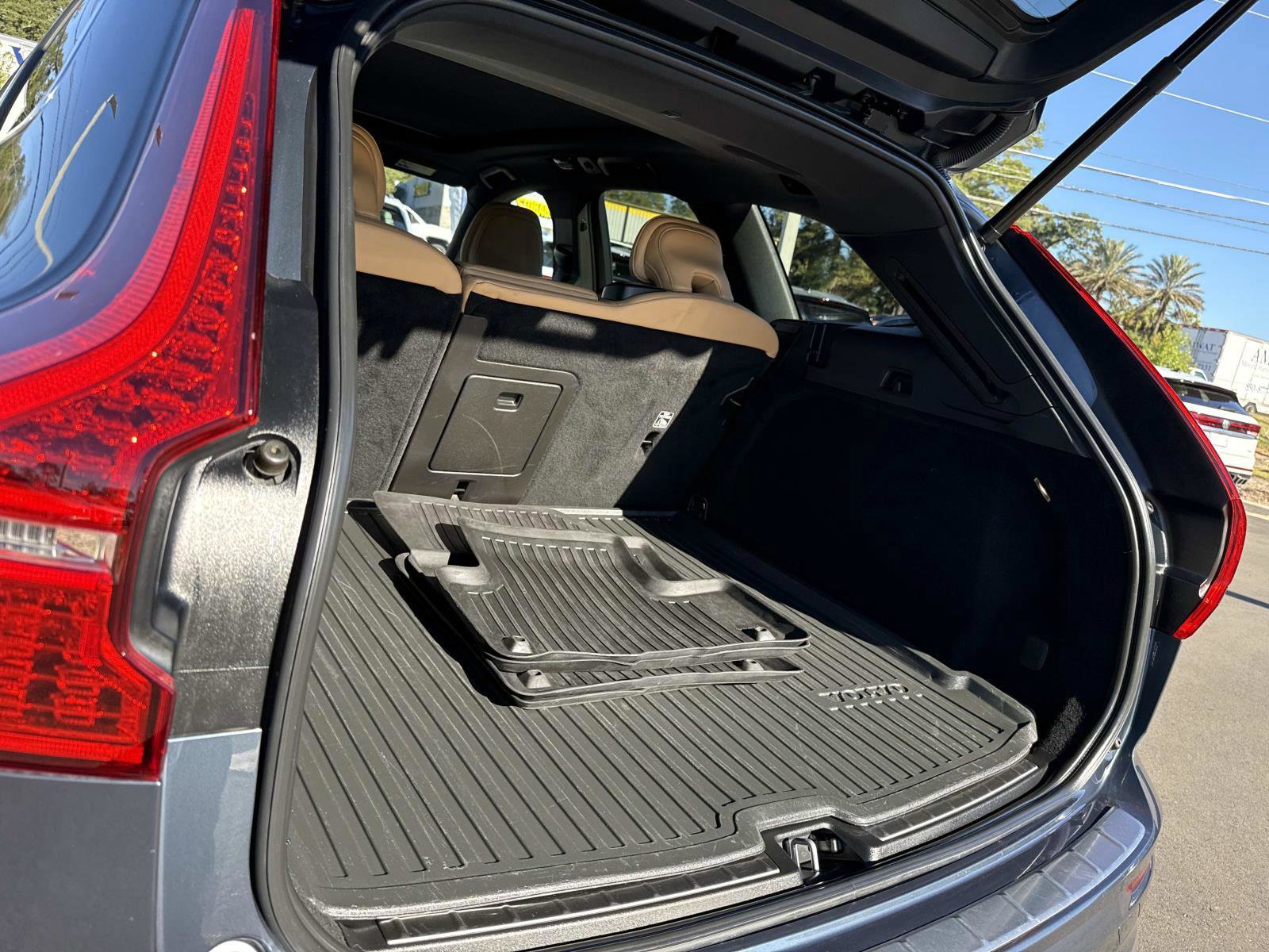 Used 2022 Volvo XC60 B5 Inscription w/ Advanced Package image 13