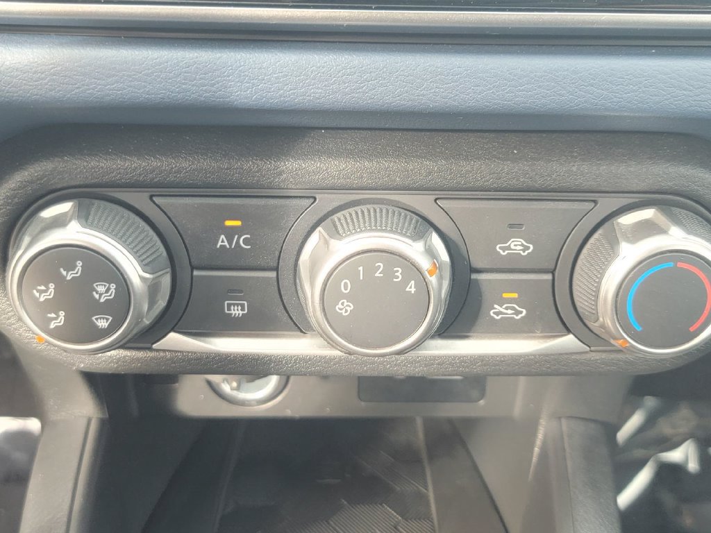 Used 2025 Nissan Versa SV FWD image 26