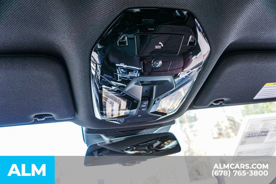 Used 2025 BMW i7 eDrive50 w/ M Sport Package RWD image 35