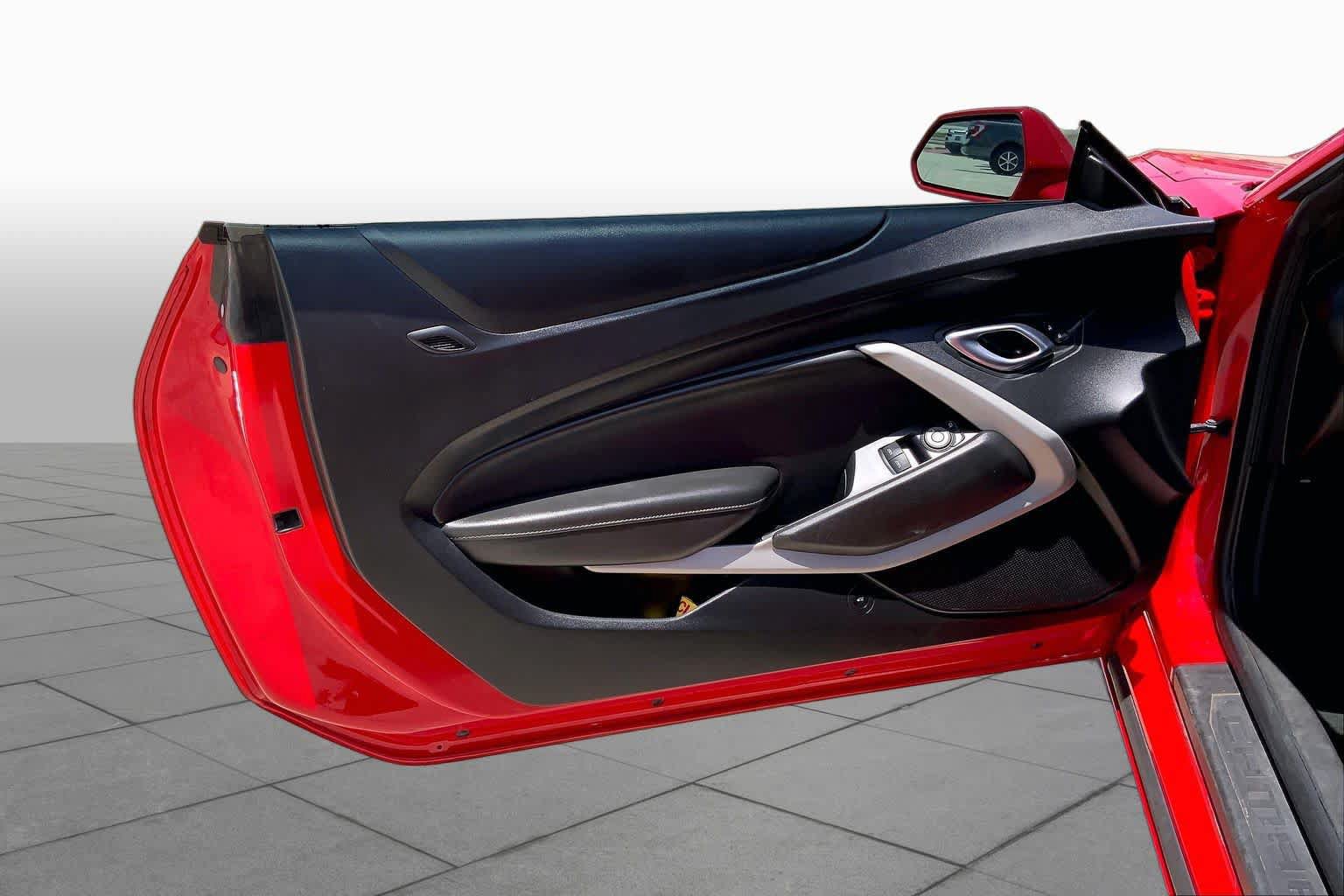 Used 2020 Chevrolet Camaro LT RWD image 18