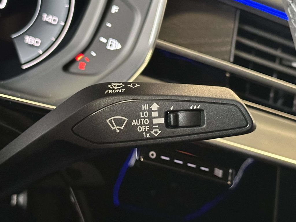 Used 2025 Audi A8 L 3.0T AWD/4WD image 25