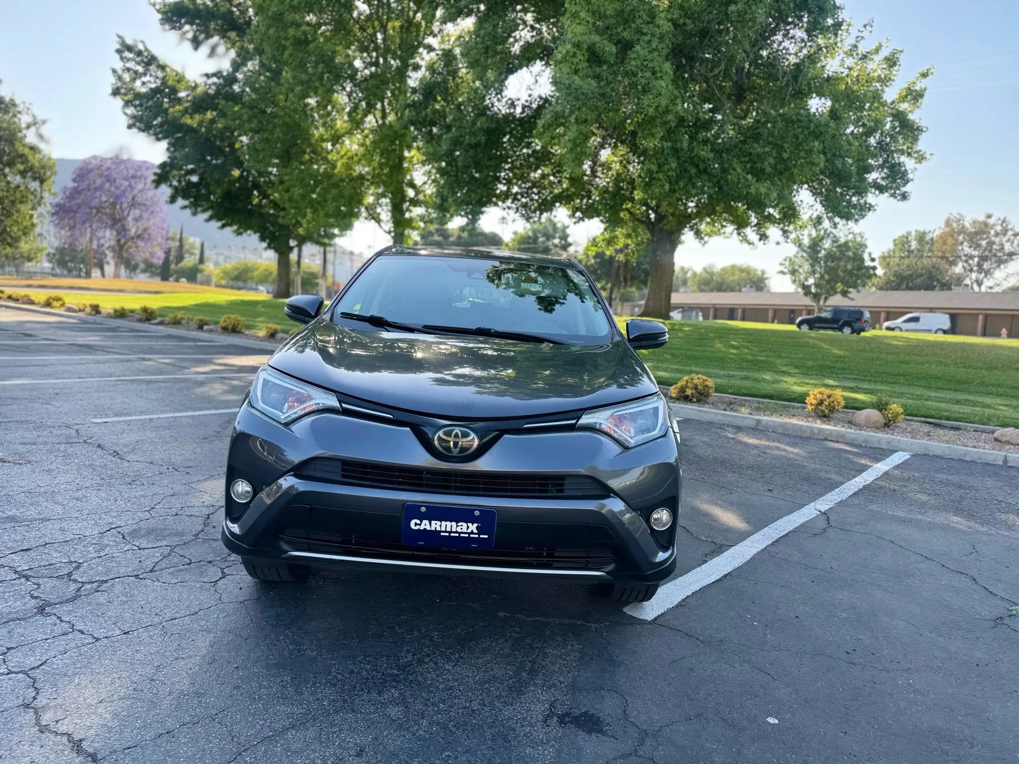 Used 2018 Toyota RAV4 XLE w/ Carpet Mat Package FWD image 4
