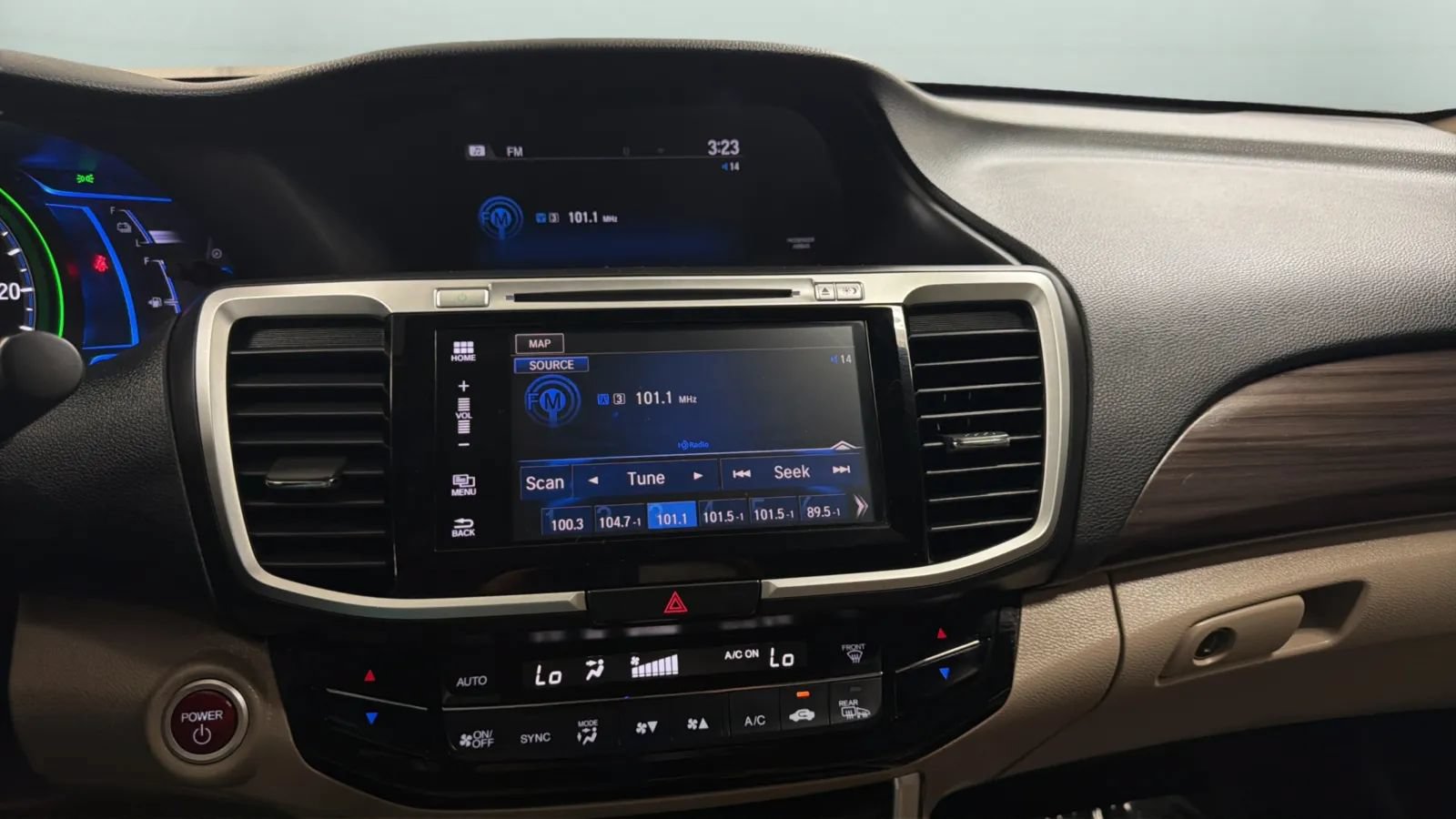 Used 2017 Honda Accord Touring image 13