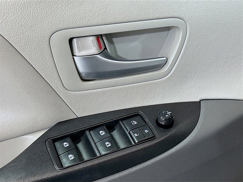 Used 2020 Toyota Sienna LE image 15