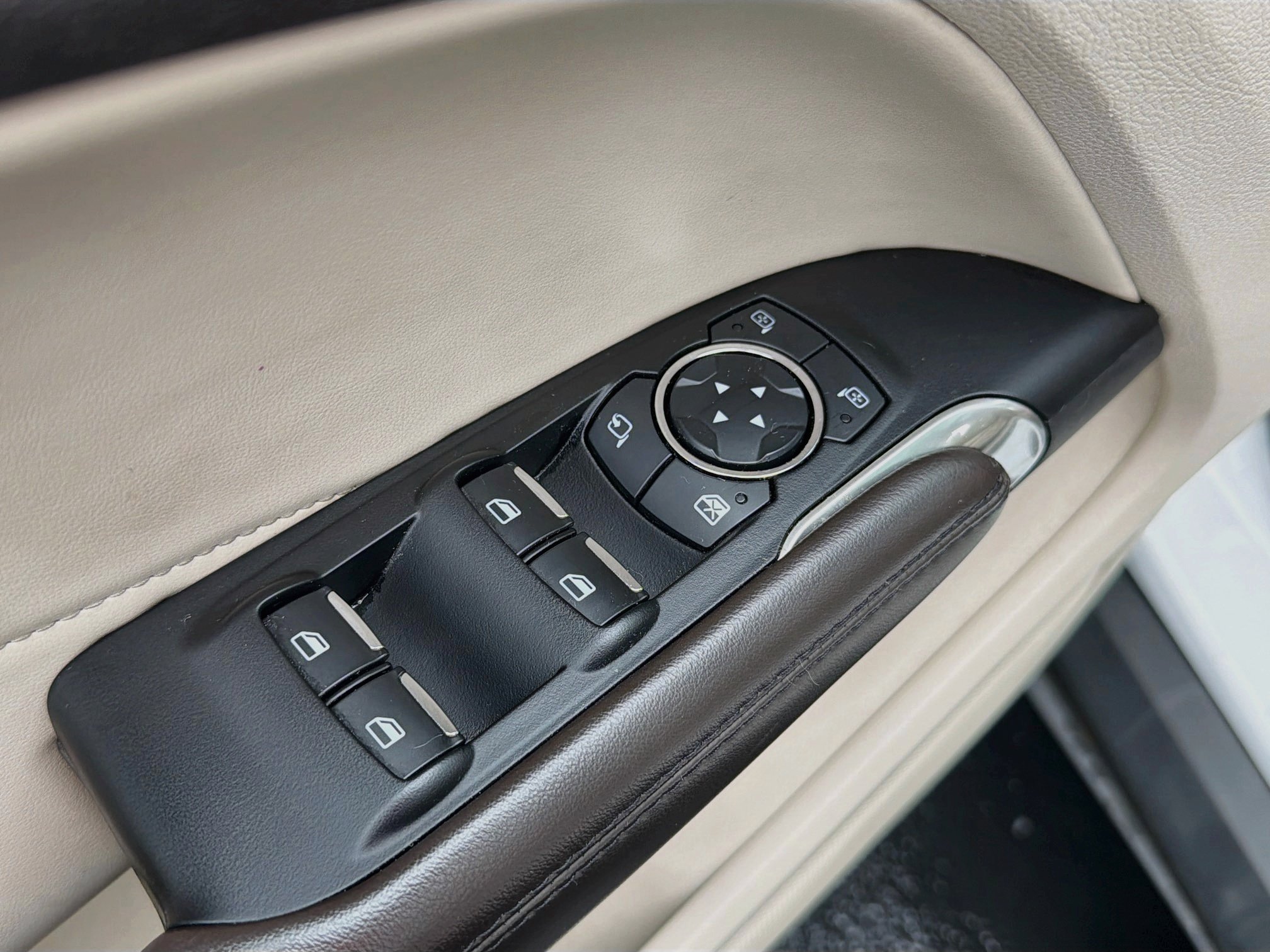 Used 2019 Lincoln MKC Reserve w/ MKC Climate Package AWD/4WD image 13