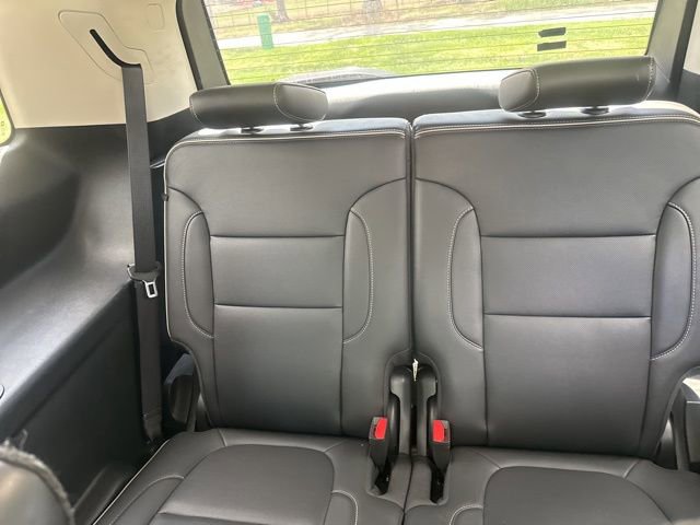 Used 2023 GMC Acadia Denali w/ Black Diamond Edition image 10