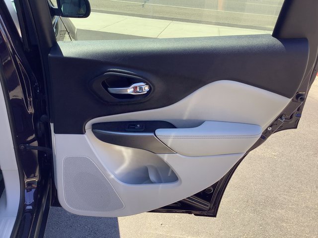 Used 2021 Jeep Cherokee Latitude Lux w/ Trailer Tow Group image 33