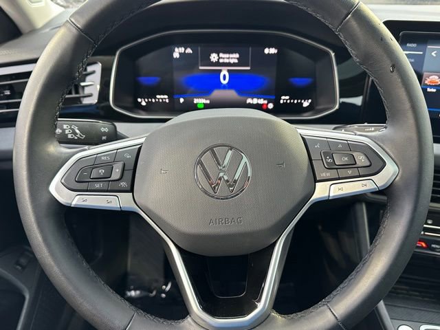 Used 2025 Volkswagen Jetta SE image 41