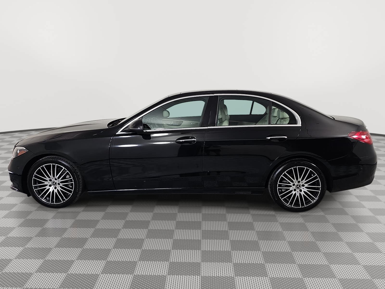 Used 2023 Mercedes-Benz C 300 4MATIC Sedan image 5