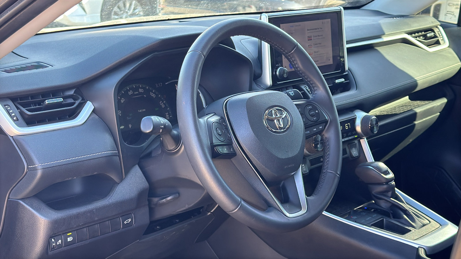 Used 2024 Toyota RAV4 XLE Premium image 9