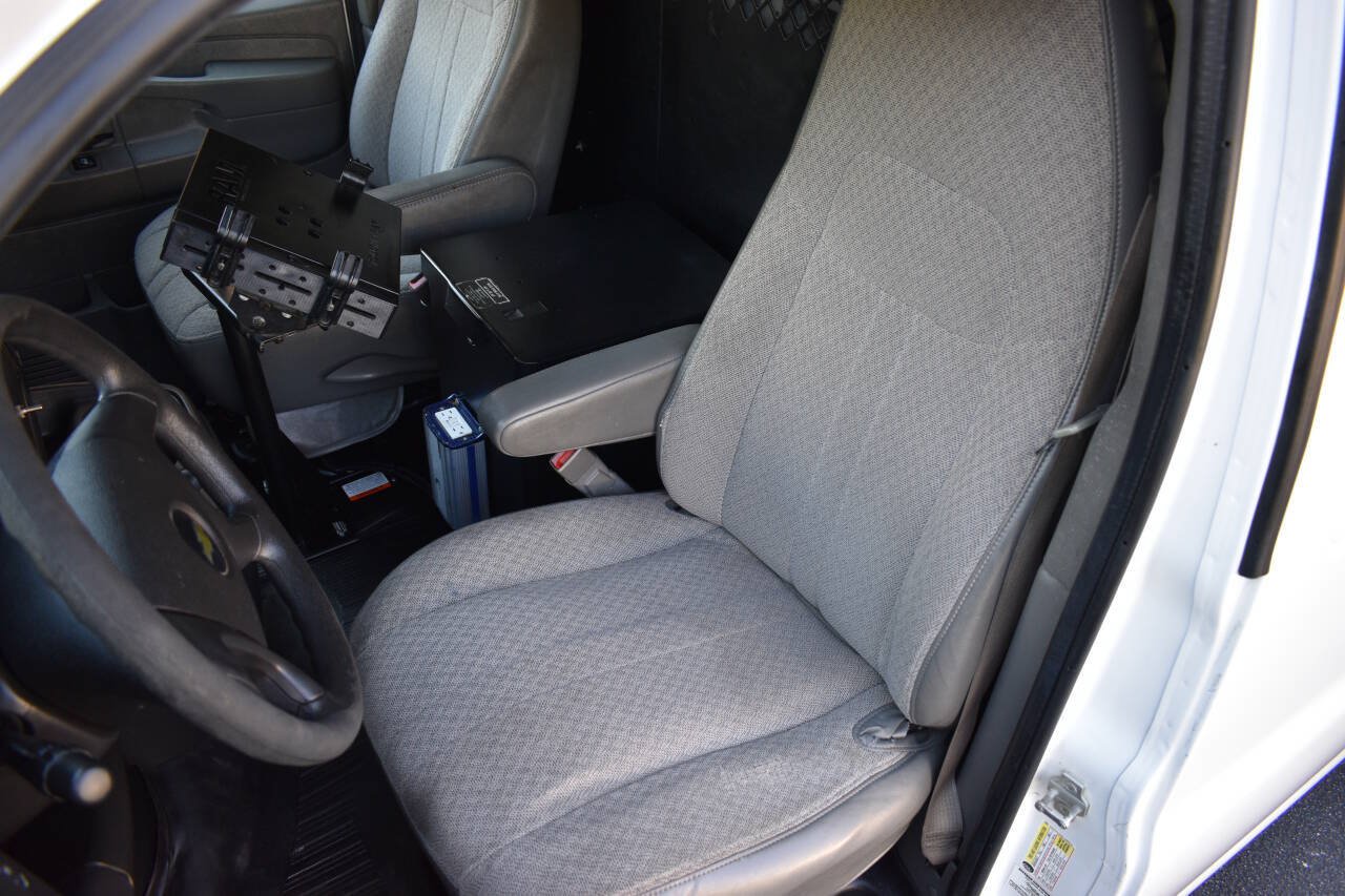 Used 2015 Chevrolet Express 2500 RWD image 20