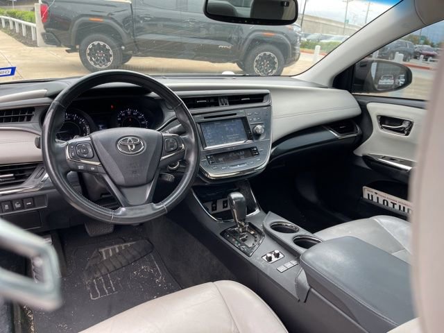 Used 2016 Toyota Avalon Touring image 5