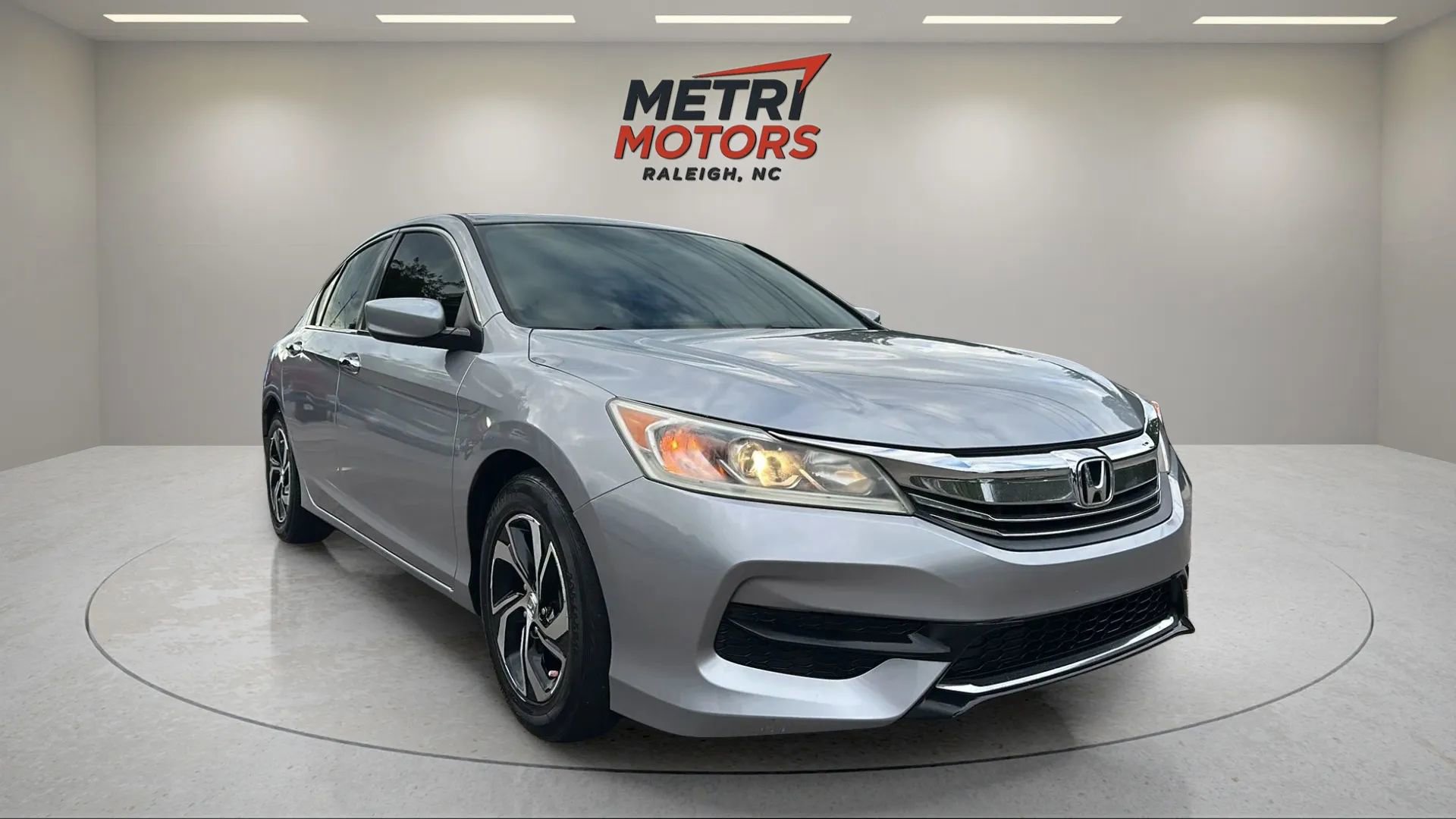 Used 2017 Honda Accord LX image 3