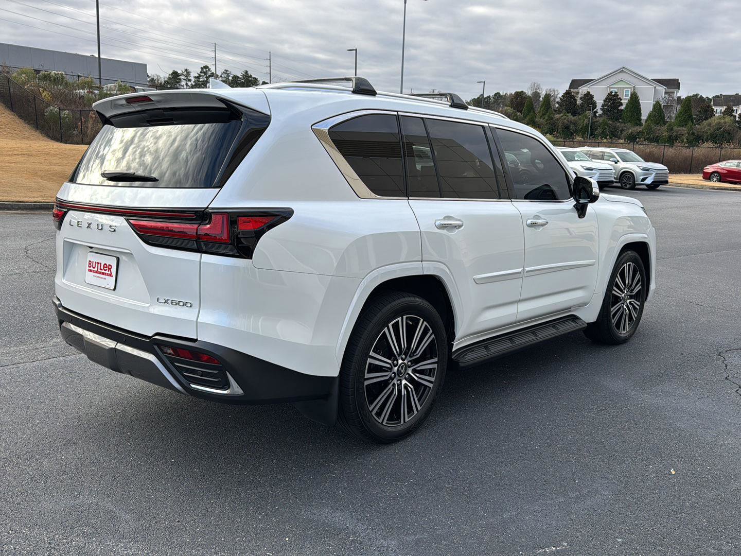 Used 2023 Lexus LX 600 4WD w/ Luxury Package image 5